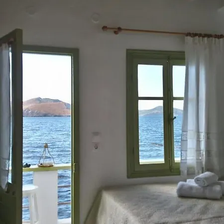 Milos By The - Sea Seafront House *
